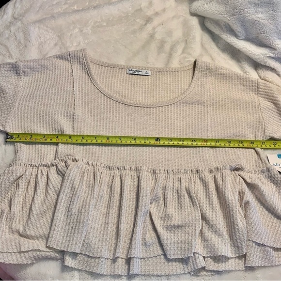NWT Arizona Jean Co. Crop Top Large Cream Textured Peplum Top Cropped Short Slvs - Picture 11 of 13